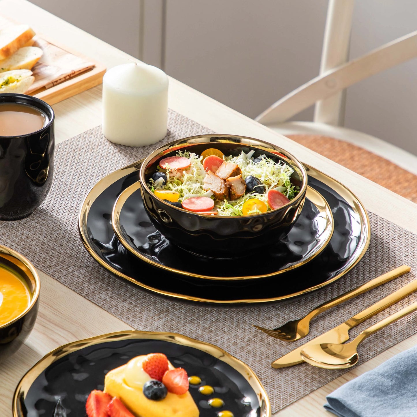 MALACASA Porcelain Dinnerware Set For Everyday Dining And Entertaining